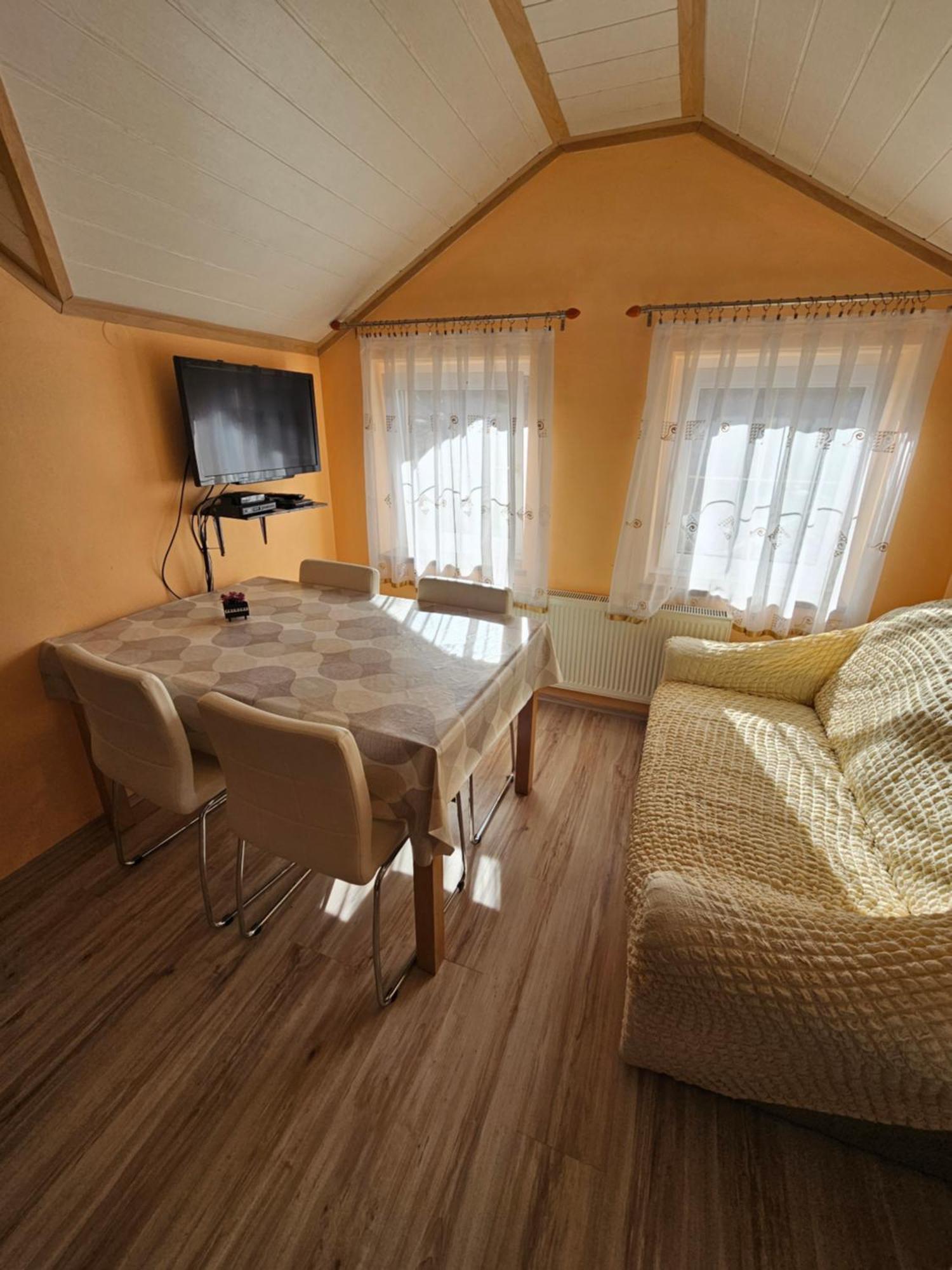House Mirjana Hotel Smoljanac Ngoại thất bức ảnh
