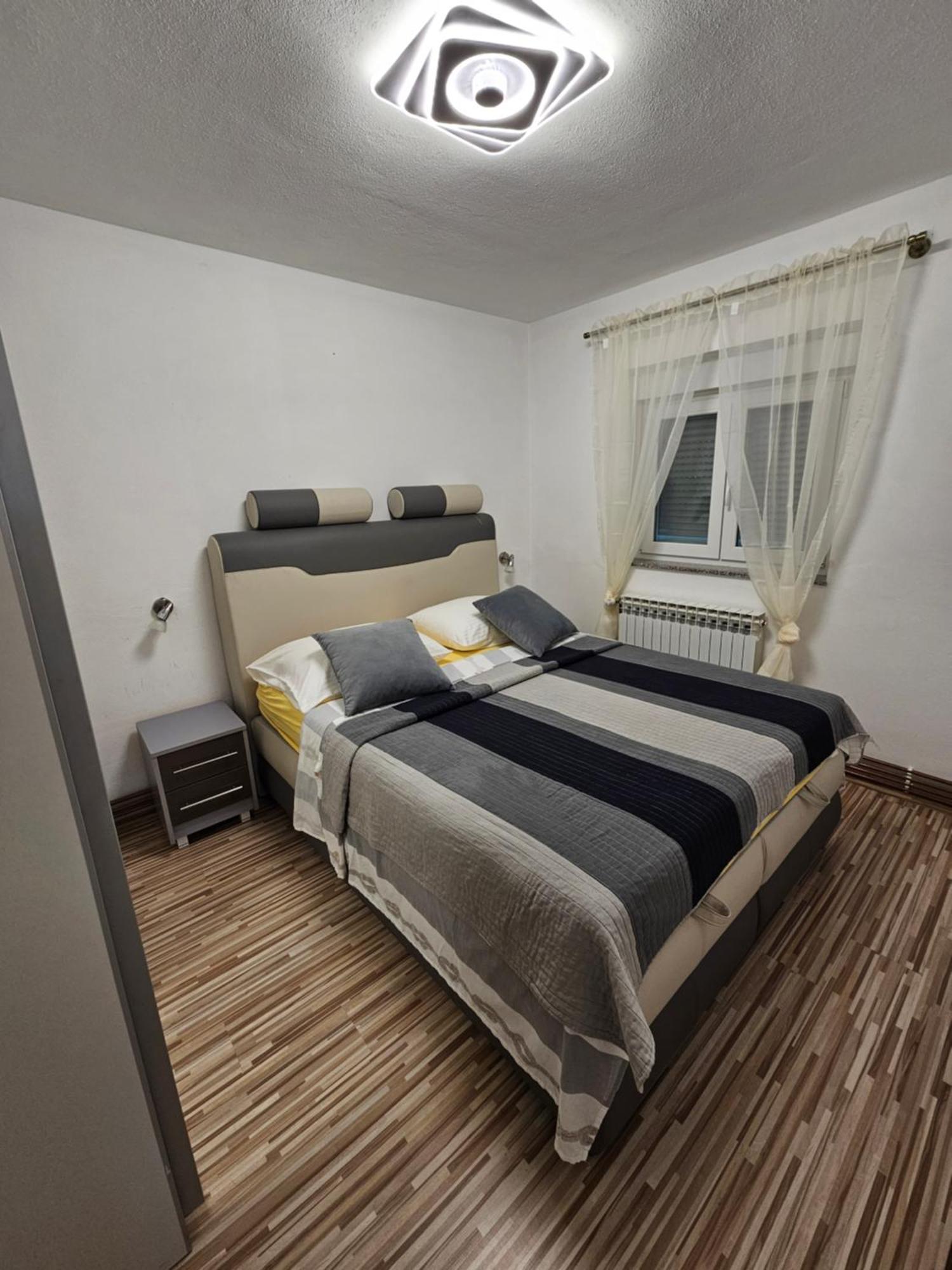 House Mirjana Hotel Smoljanac Ngoại thất bức ảnh