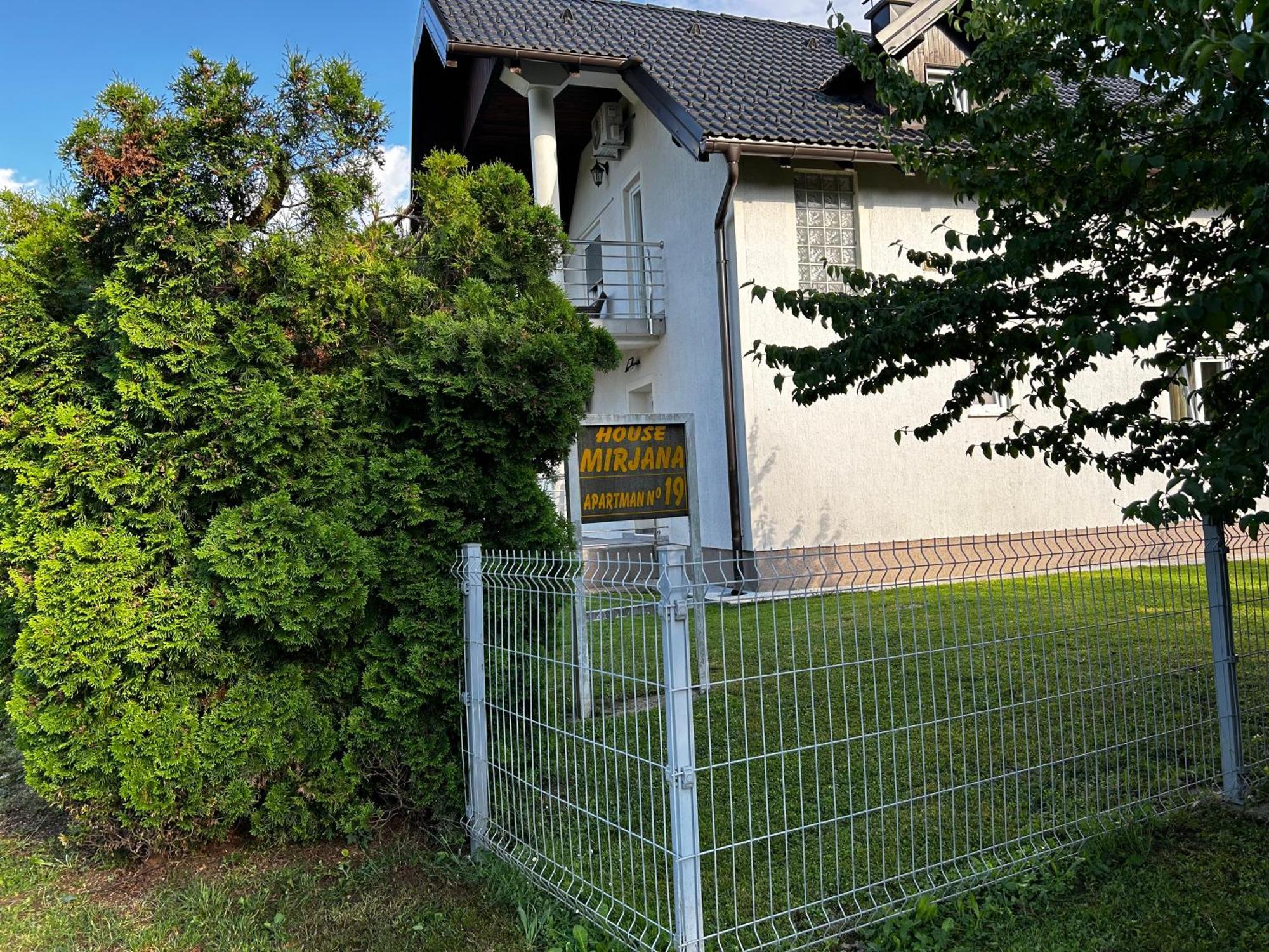 House Mirjana Hotel Smoljanac Ngoại thất bức ảnh
